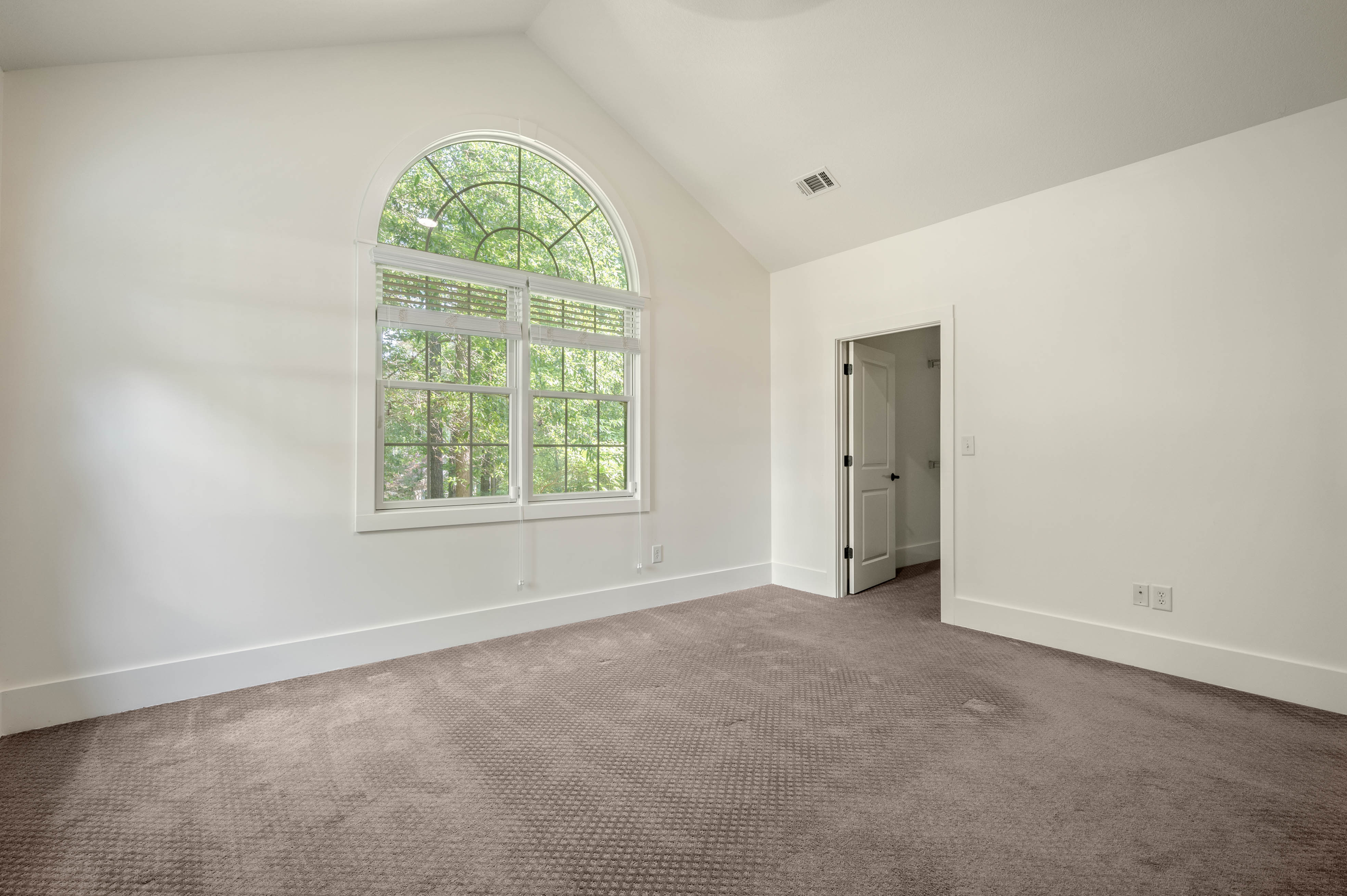 114 Edgewood Court image 12